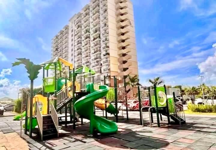 Spacious Condo Unit with Balcony