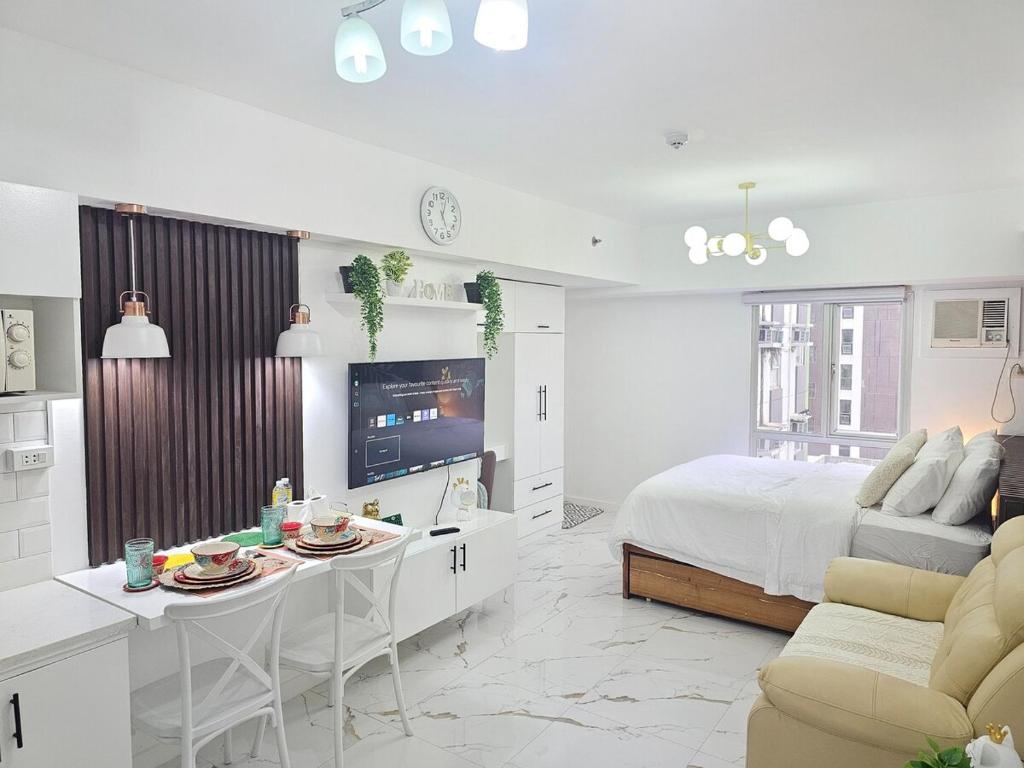 Steff's Condo 722 at Centrio Tower