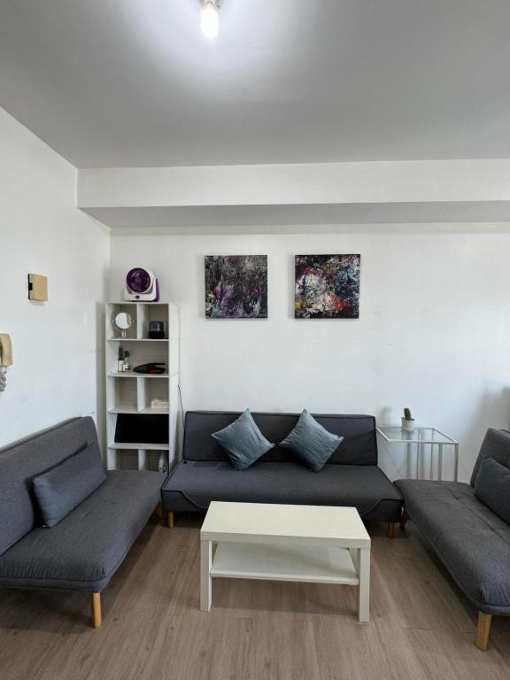Vinia Infinity Studio 1 Near Malls with WiFi and Netflix