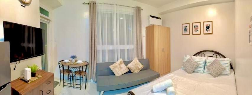 Studio unit with balcony