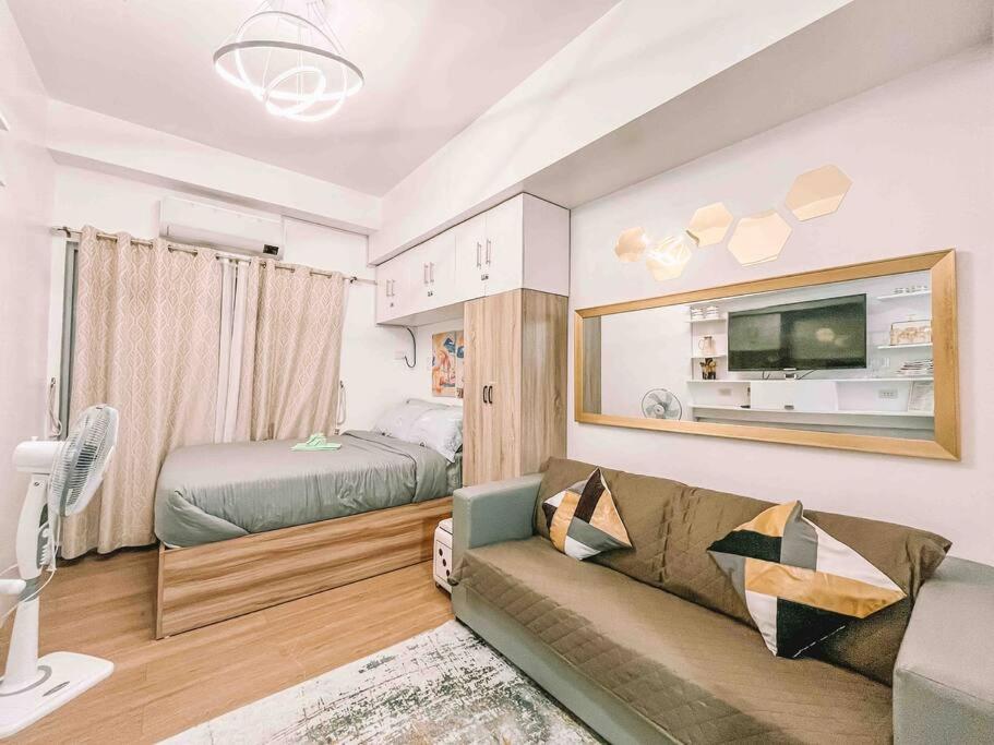 Stylish and Cozy Room at TheLoop Tower-25th Floor