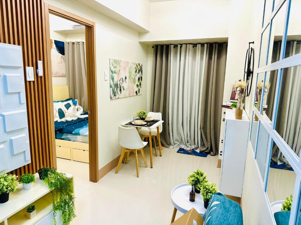 Stylist Luxe Condo near Mall of Asia - Shore 3