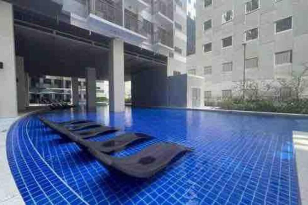 Sweet Escape at S residences MOA