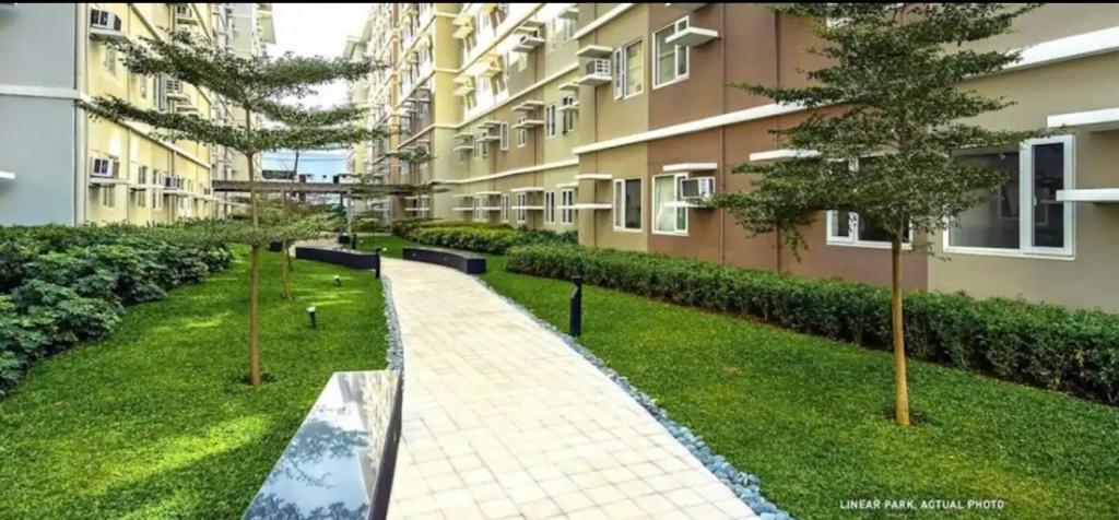 TAL Staycation 1 Bedroom 1 Bathroom & Kitchen ,Neflix,up to 300 to 400 mbps high speed internet cozy,spacious,accessible new condo unit at SMDC Trees Residence Quezon City