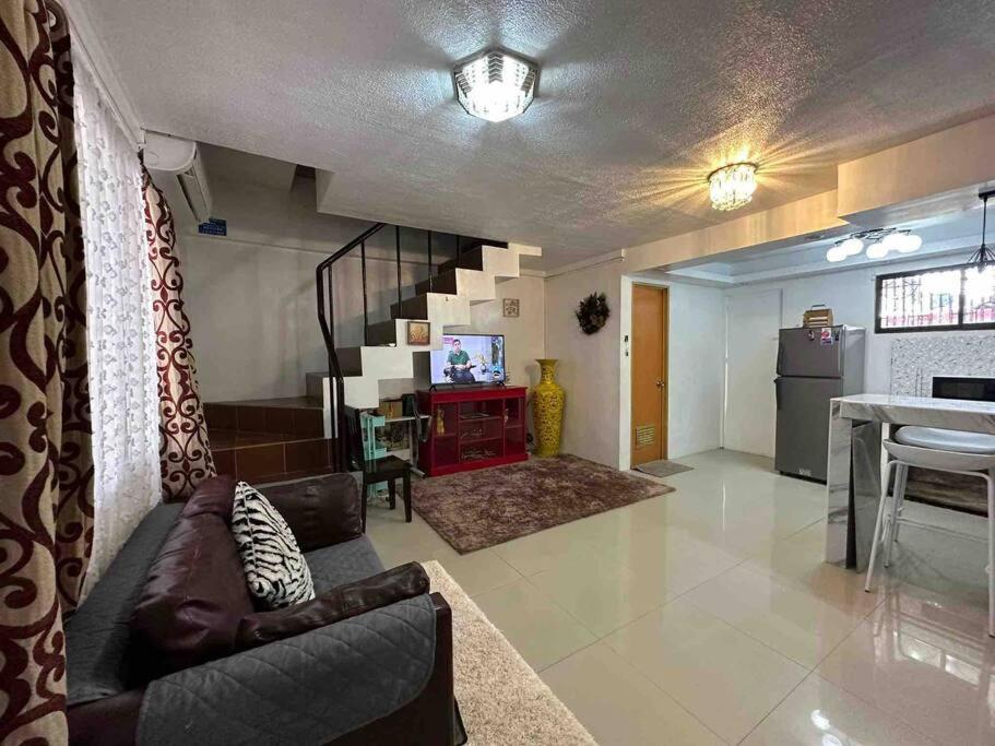 Conveniently 3 Bedroom Cozy Cozy Corner Townhouse Near Robinson Mall, Butuan Doctors Hospital and Airport