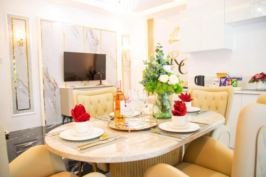The Royal Clb Hotel and Resorts