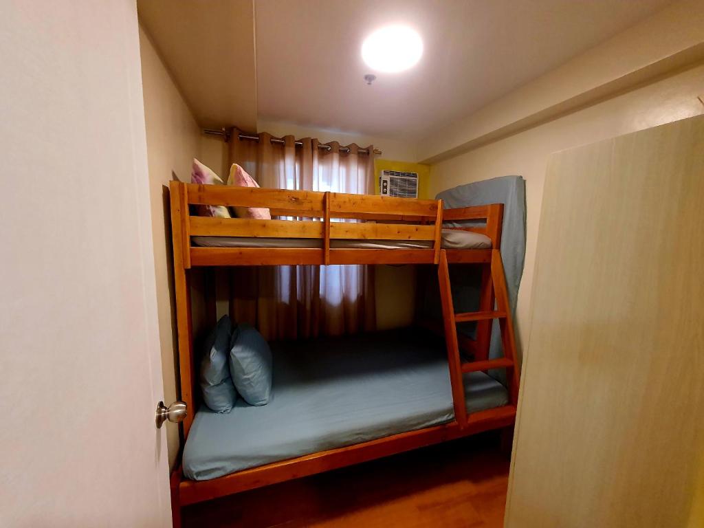 The Wanderlust by Seawind Condominium - Located at KM 11 Brgy SASA Davao City 8000 - 8mins Drive to Airpor and More