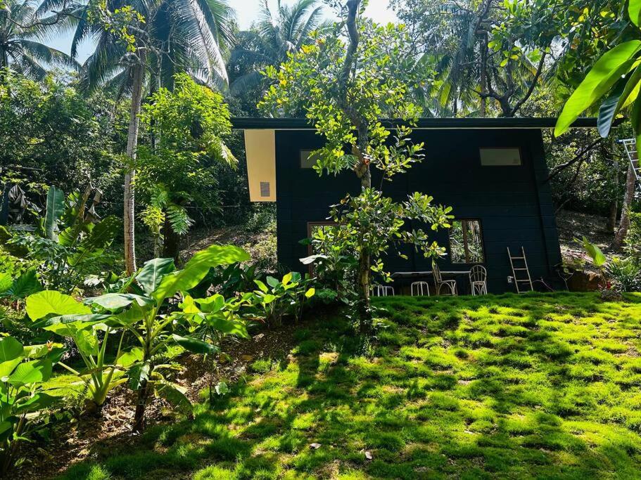 Tiny Hideaway Ysla House with free 2 motorbikes