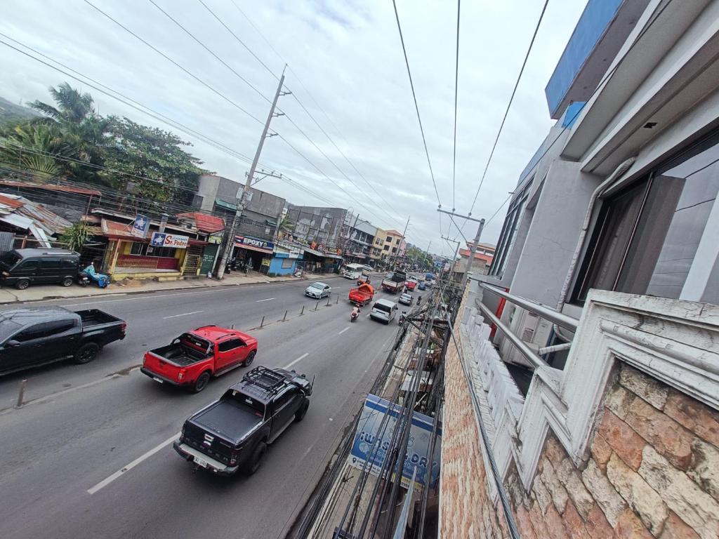 TONCIL HOMESTAY Bed, Bath and can Cook near Anjo World