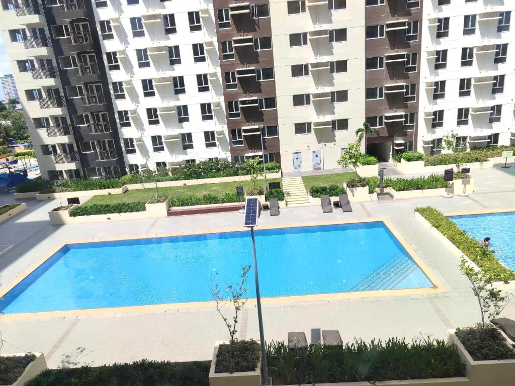 Tower 3 Unit 619 Pool View