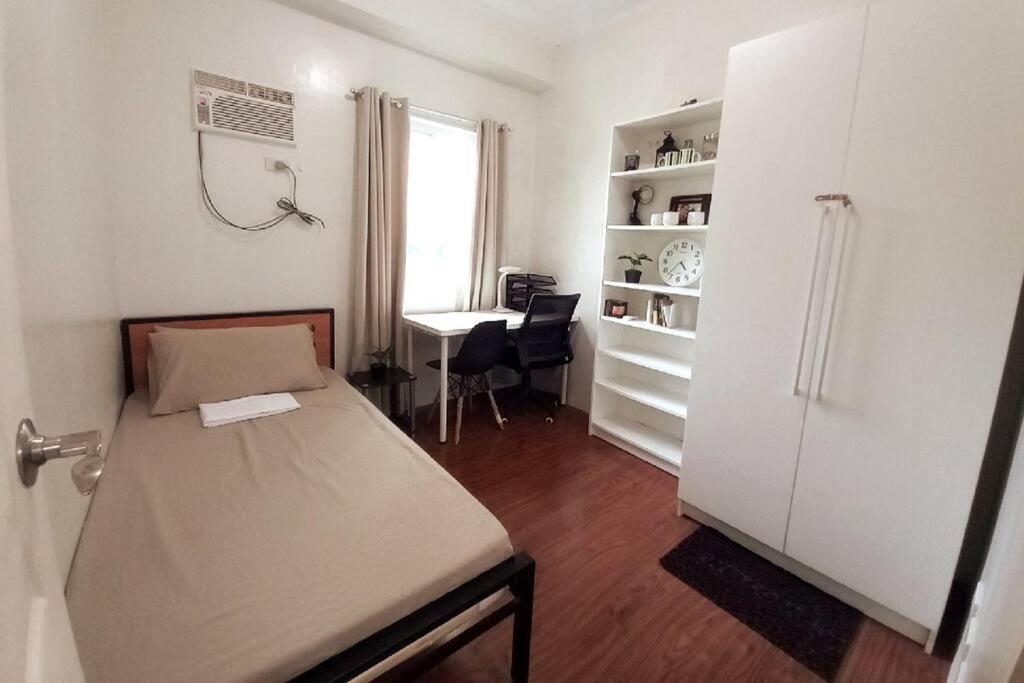 Tres Palmas 2BR Unit Taguig Self-Check-In & Wi-Fi