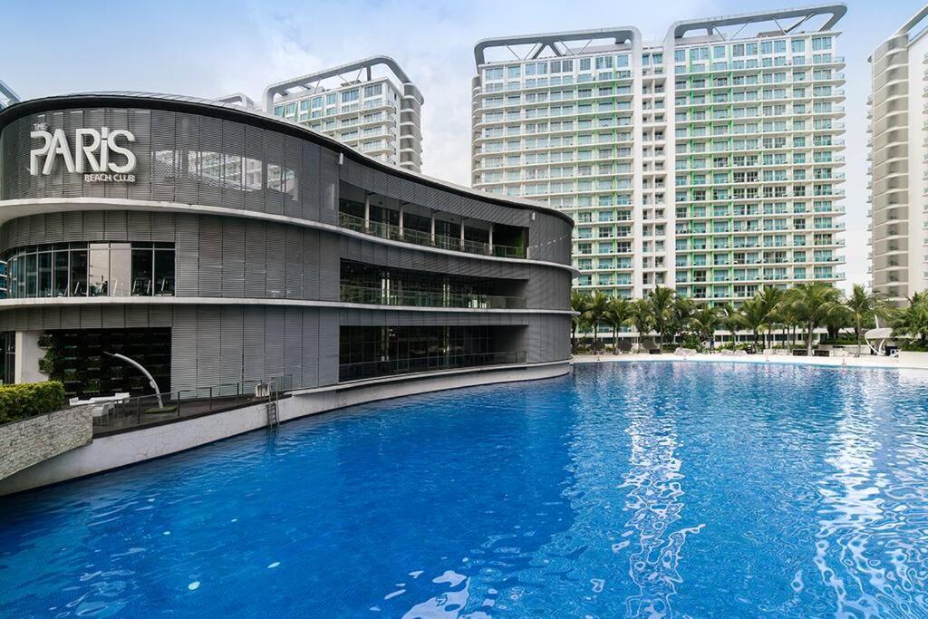 Tropical Paradise Staycation Unit in Azure