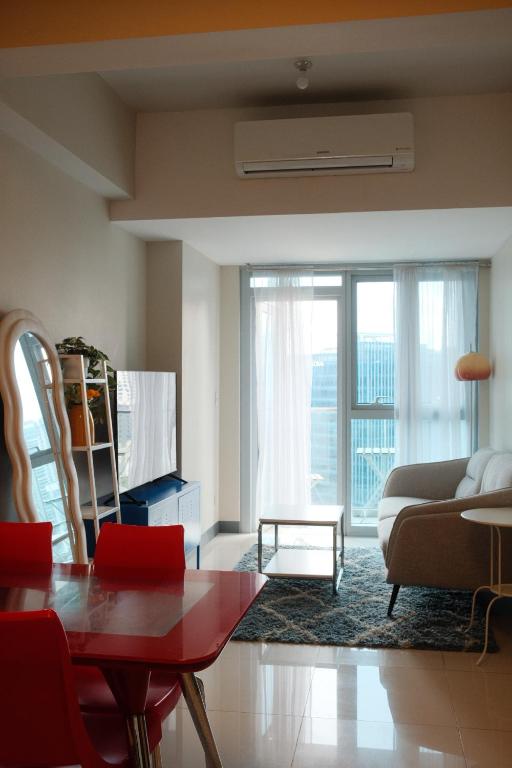 Uptown Suites-Aesthetic Chic 2 Bedroom Apartment in Uptown Parksuites BGC