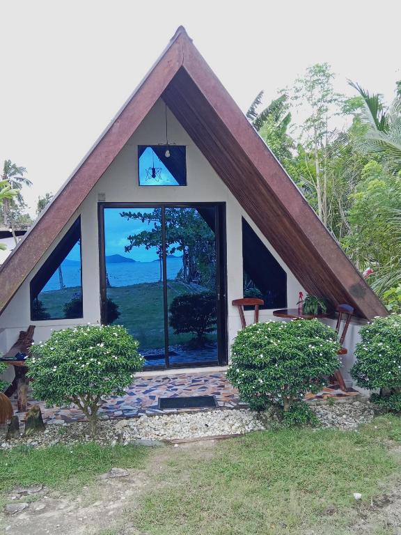 Villa Fria private beach cottage