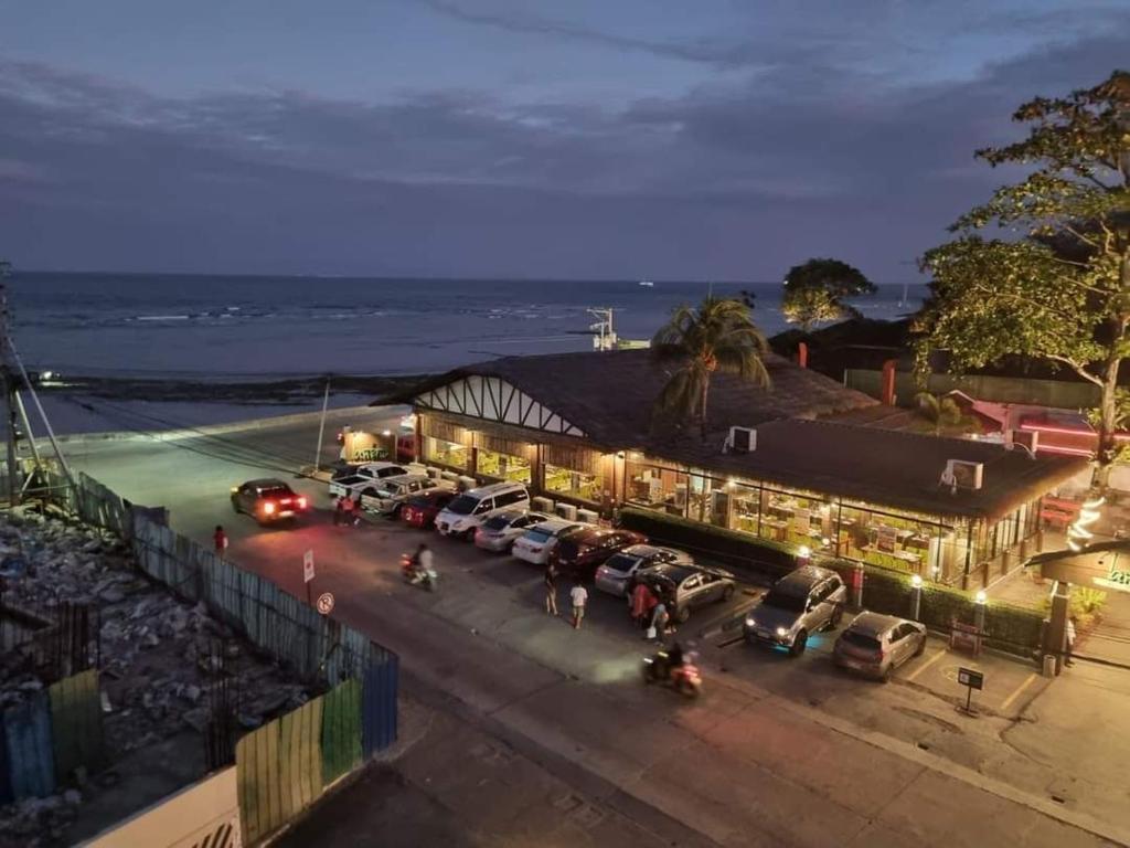 Wave Crest Retreat