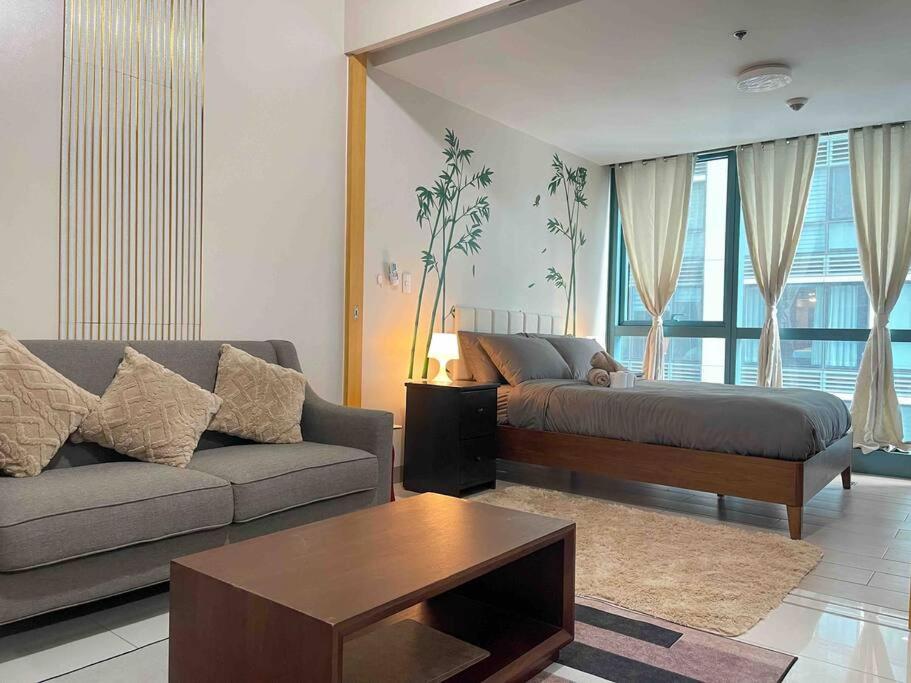 Zen 1BR One Uptown BGC w/ Netflix, Pool & Gym
